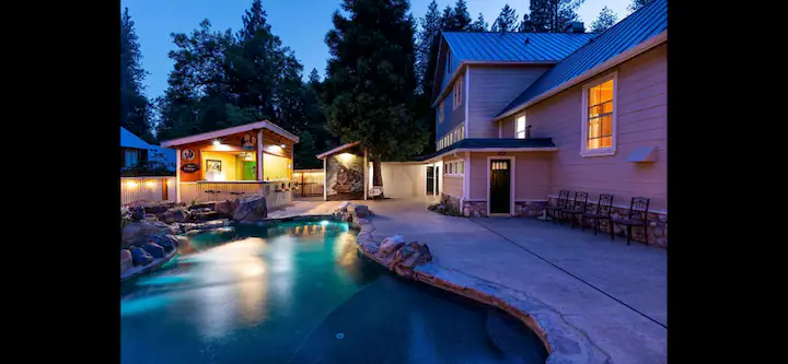 Pool — evening ambiance